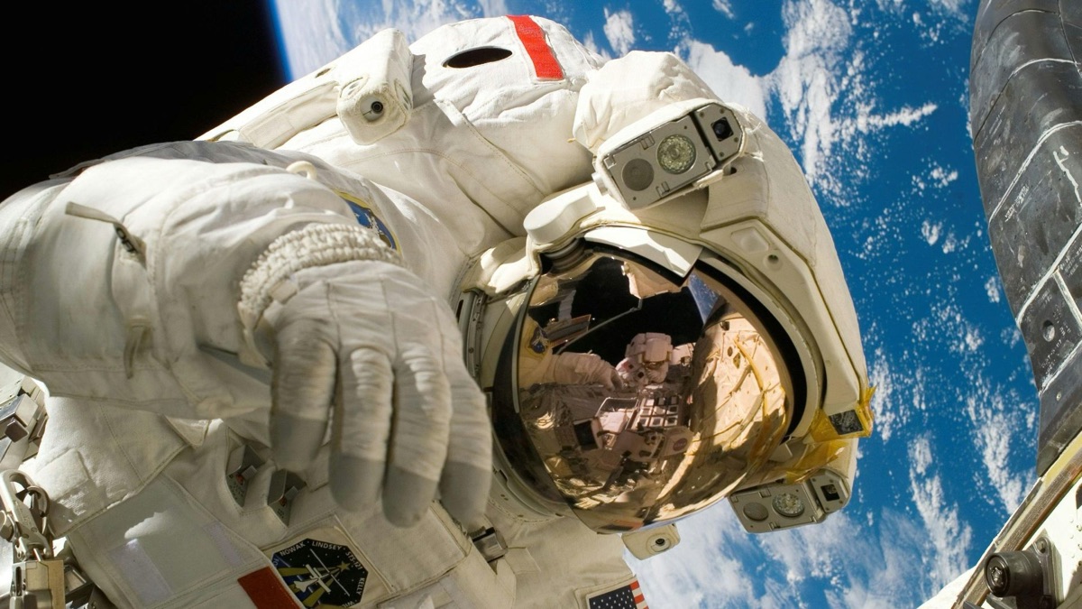 5 Ways Astronauts Train & Prepare For Space